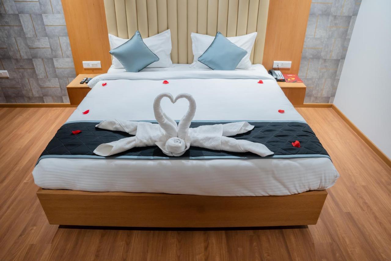 Hotel Tulips Grand Hajdarábád Exteriér fotografie